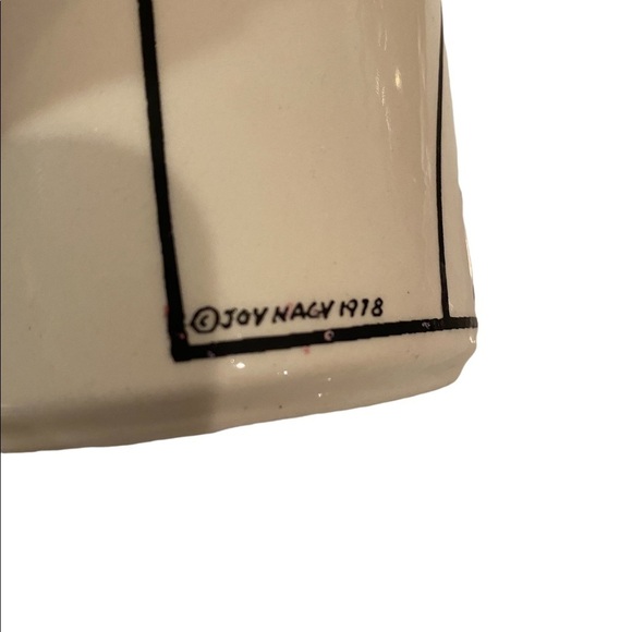 Vintage New York City Skyline Ceramic Mug designed by Joy Nagy, Copyright 1978 - Picture 6 of 8